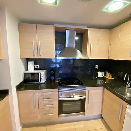 Cozy With Parking & Swimming Pool Apartamento *