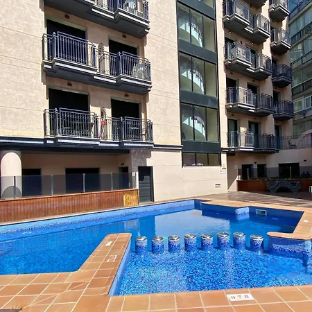 Cozy With Parking & Swimming Pool *